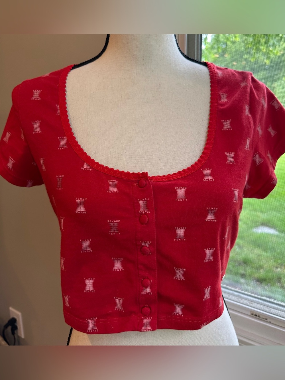 Savage X Fenty button down logo crop top Red sz Large super cute